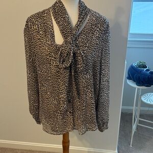 Elegant Leopard Print Blouse with Bow Detail